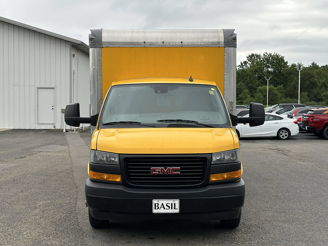 Used 2021 GMC Savana 3500 Extended w/ Power Convenience Package RWD image 3