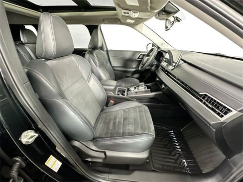 Used 2024 Mitsubishi Outlander SE image 30