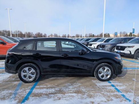 Certified 2023 Honda HR-V LX image 6