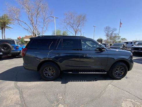 Used 2025 Ford Expedition Tremor image 2