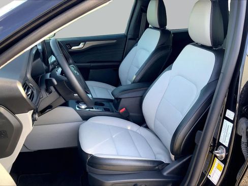 Used 2025 Ford Escape SE FWD image 15