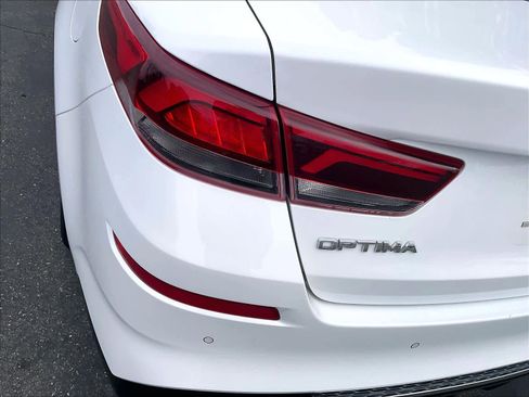 Used 2019 Kia Optima EX w/ EX Premium Package image 29