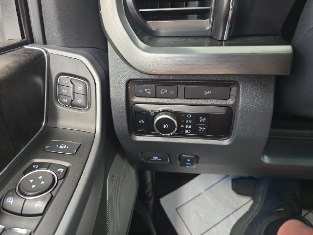 Used 2024 Ford F250 Lariat w/ Lariat Ultimate Package AWD/4WD image 18
