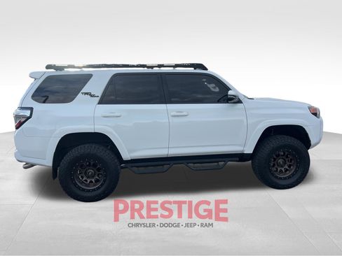 Used 2020 Toyota 4Runner TRD Off-Road Premium AWD/4WD image 5