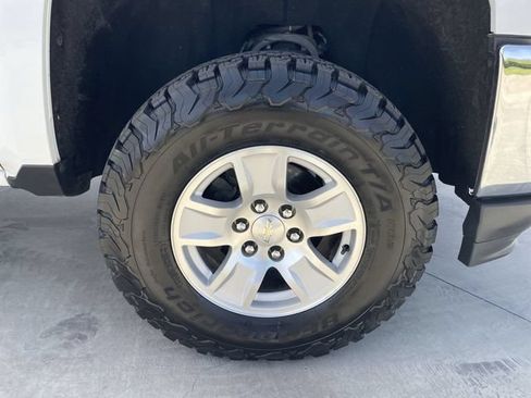 Used 2019 Chevrolet Silverado 1500 LT AWD/4WD image 29