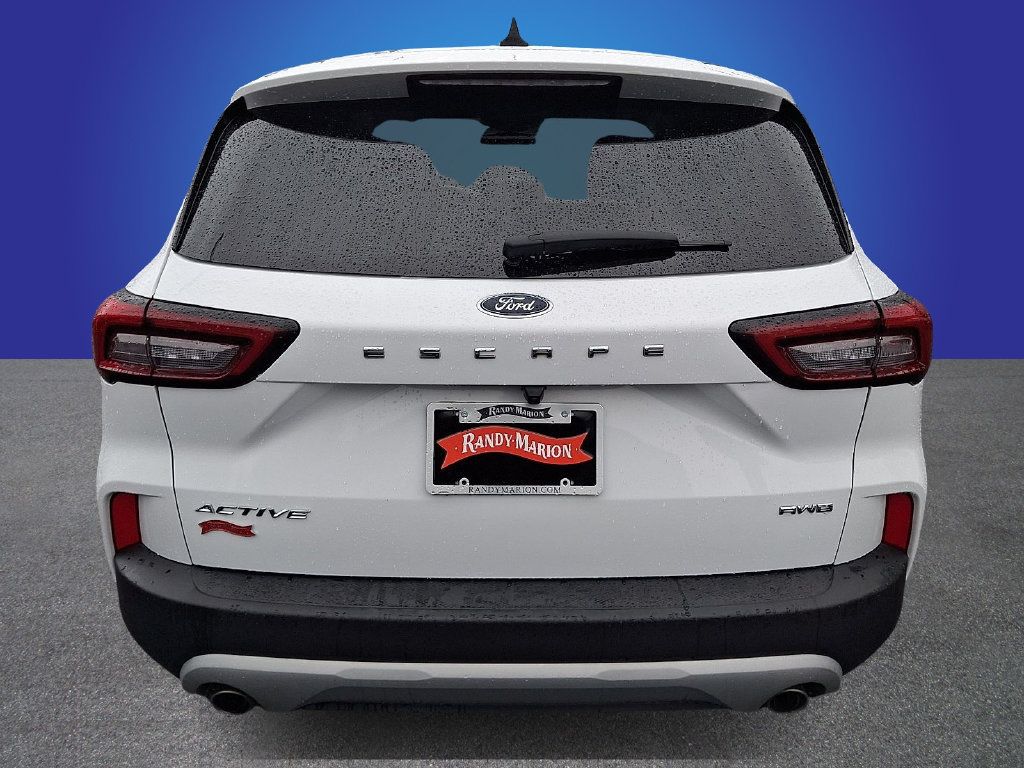 Used 2025 Ford Escape Active AWD/4WD image 5