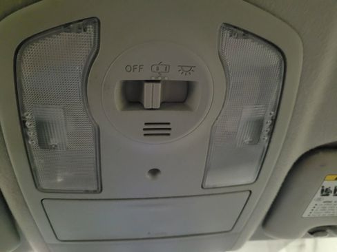 Used 2015 Toyota Prius Two image 28