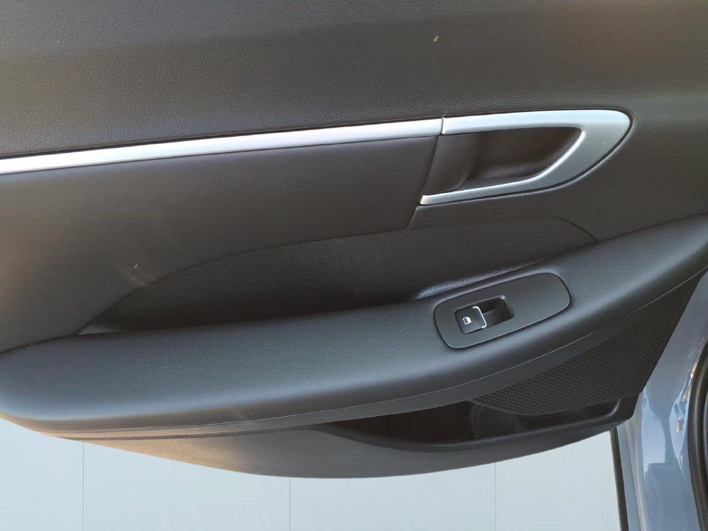 Used 2025 Hyundai Sonata SEL FWD image 10