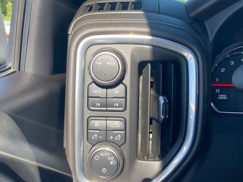 Used 2022 Chevrolet Silverado 1500 RST AWD/4WD image 27