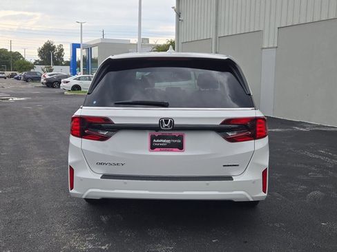 Certified 2026 Honda Odyssey Touring image 6