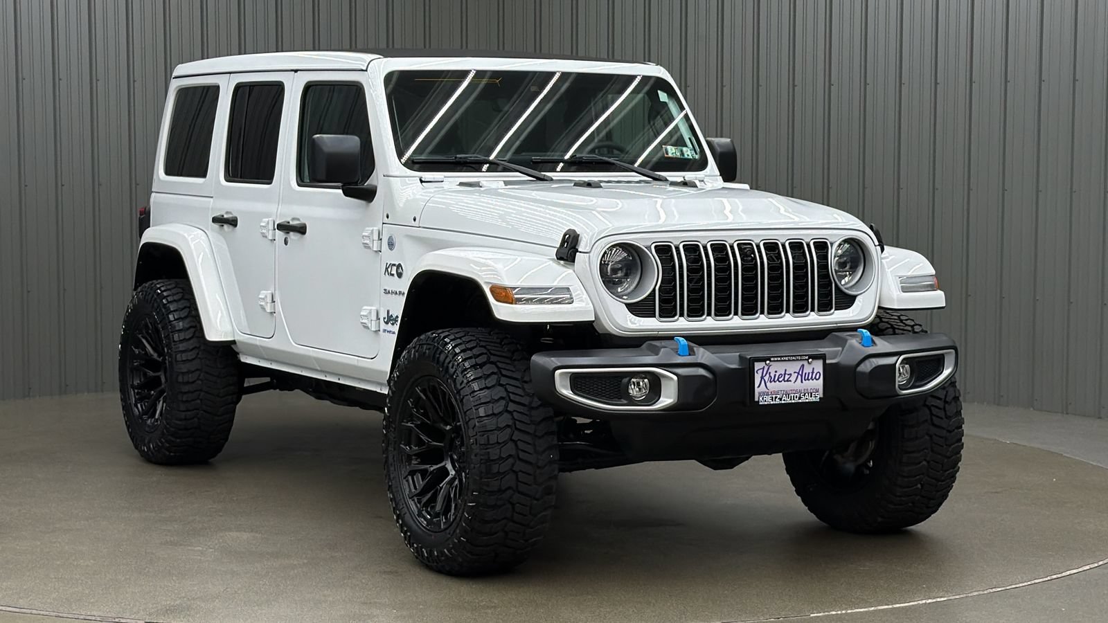 Used 2024 Jeep Wrangler Unlimited Sahara w/ Technology Group AWD/4WD image 7