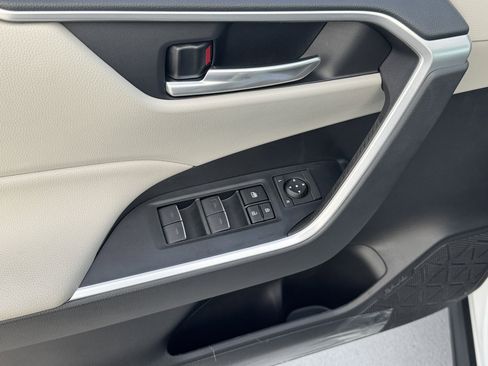 New 2025 Toyota RAV4 XLE Premium image 18