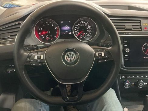 Used 2018 Volkswagen Tiguan SE w/ Panoramic Sunroof Package AWD/4WD image 19