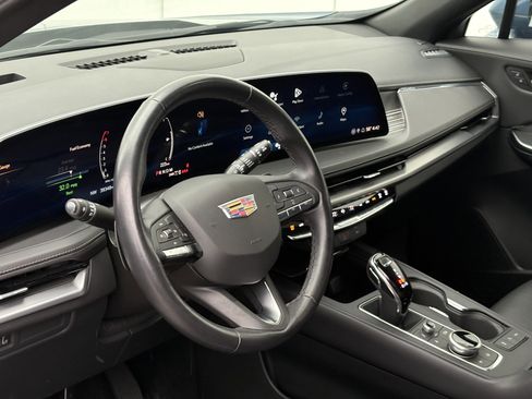 Used 2024 Cadillac XT4 Premium Luxury image 14