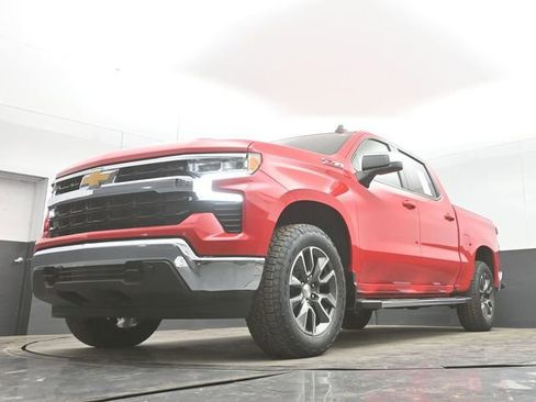 Used 2024 Chevrolet Silverado 1500 LT w/ Z71 Off-Road Package AWD/4WD image 41