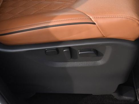 Certified 2023 INFINITI QX80 Sensory w/ All-Season Package AWD/4WD image 36