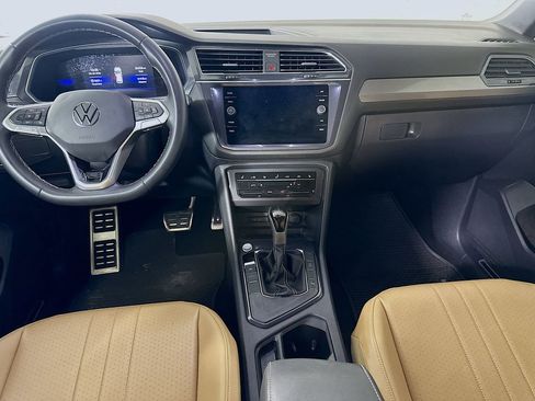 Used 2023 Volkswagen Tiguan SE R-Line image 18