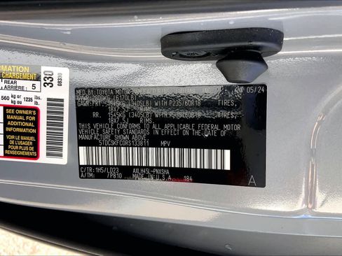 Used 2024 Toyota Sienna XSE image 34