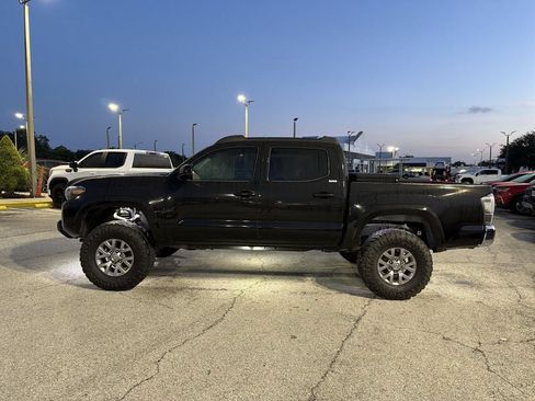 Used 2016 Toyota Tacoma SR5 w/ SR5 Appearance Package (SN) RWD image 8