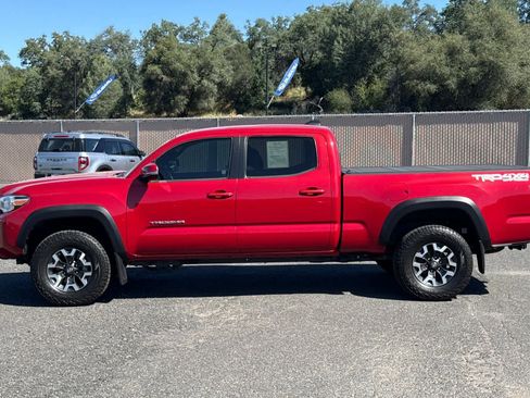 Used 2020 Toyota Tacoma TRD Off-Road w/ Technology Package AWD/4WD image 6