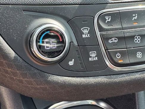 Used 2024 Chevrolet Malibu LT image 27