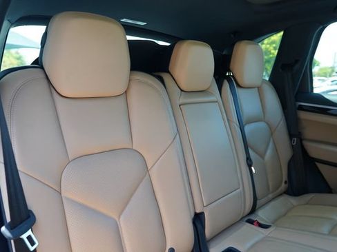 Used 2016 Porsche Cayenne AWD/4WD image 18