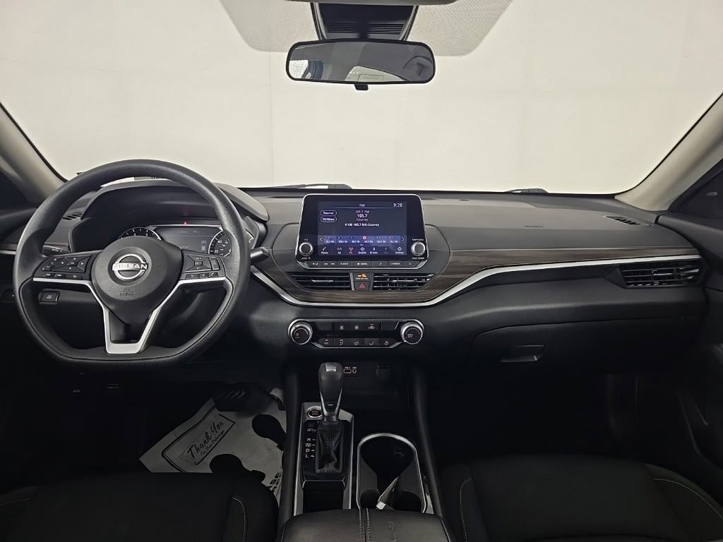 Used 2024 Nissan Altima 2.5 SV FWD image 10