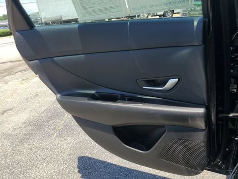 Used 2023 Hyundai Elantra SEL w/ Convenience Package FWD image 13