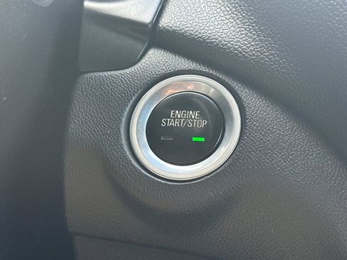 Used 2020 Chevrolet Equinox LT image 23