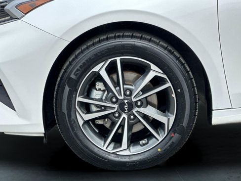 Certified 2024 Kia Forte LXS image 23