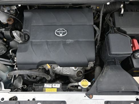 Used 2015 Toyota Sienna XLE image 44