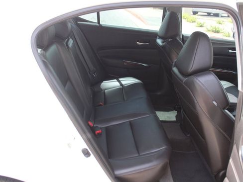 Used 2017 Acura TLX FWD image 11