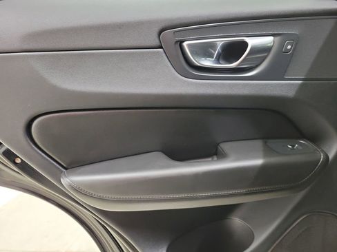 Certified 2025 Volvo XC40 B5 Plus image 15