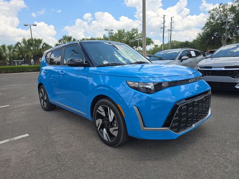 Certified 2024 Kia Soul GT-Line FWD image 2