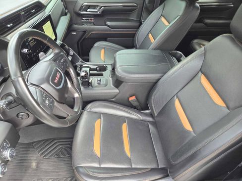 Used 2024 GMC Sierra 1500 AT4 w/ Technology Package AWD/4WD image 14