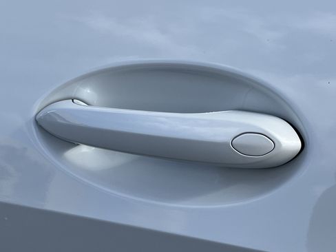 Certified 2024 BMW X7 M60i w/ Executive Package image 35