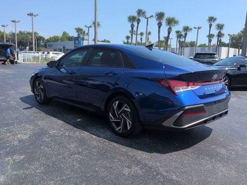 Certified 2025 Hyundai Elantra Sport FWD image 5