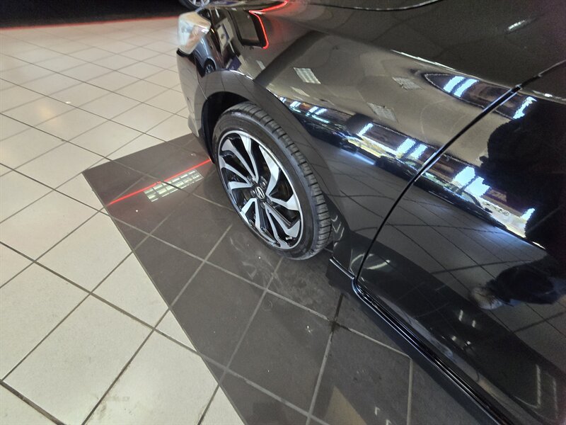 Used 2017 Acura ILX FWD image 32