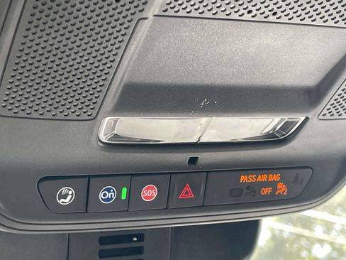 Used 2026 Chevrolet Traverse LT FWD image 23