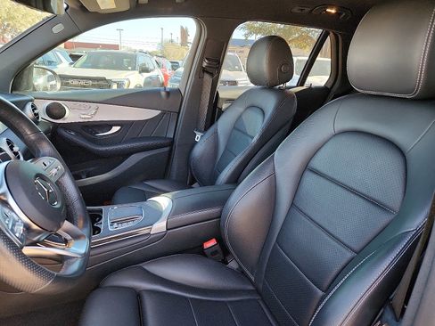 Used 2022 Mercedes-Benz GLC 300 4MATIC image 12