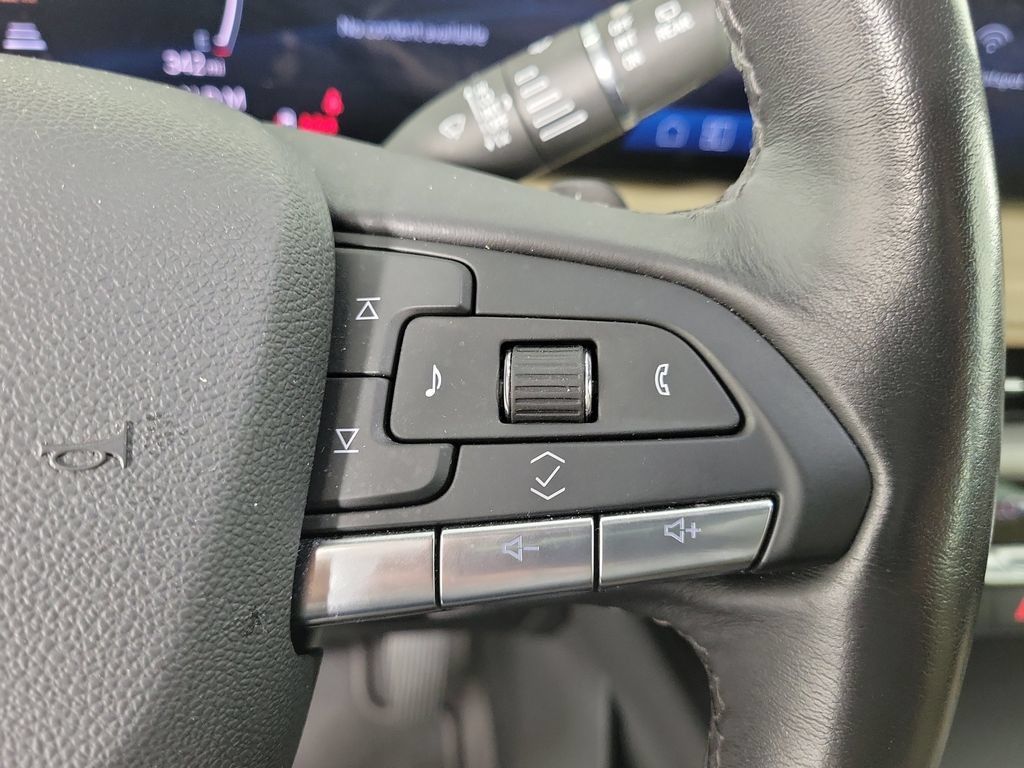 Certified 2024 Cadillac XT4 Luxury FWD image 23