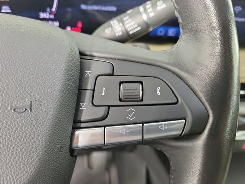 Certified 2024 Cadillac XT4 Luxury FWD image 23