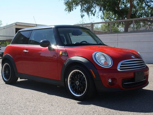 Used 2011 MINI Cooper Hardtop FWD image 2