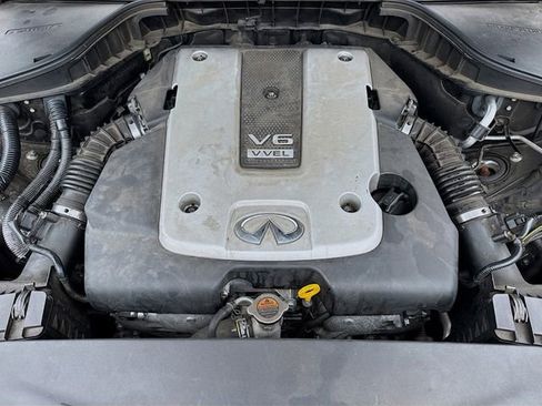 Used 2018 INFINITI Q70 L 3.7 image 32