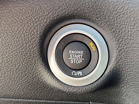 New 2026 Chrysler Pacifica Select image 28