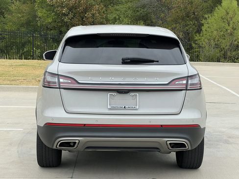 Used 2023 Lincoln Nautilus Reserve AWD/4WD image 4