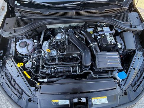 Used 2025 Volkswagen Jetta SE image 28