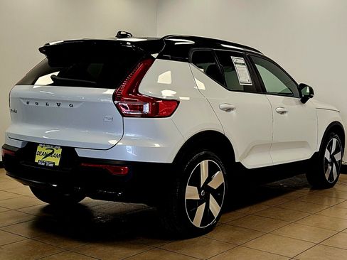 Used 2023 Volvo XC40 Recharge Ultimate AWD/4WD image 3
