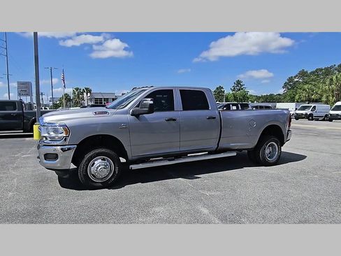 Used 2024 RAM 3500 Tradesman w/ Chrome Appearance Group AWD/4WD image 25