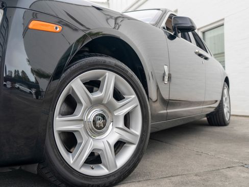 Used 2017 Rolls-Royce Ghost image 5